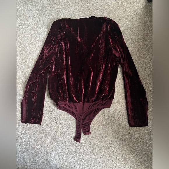 NWT Good American Bodysuit Womens 3 (large) Burgundy Crushed Velvet Top - Picture 3 of 3